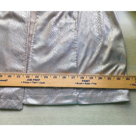 JACKET & MATCHING TANK-CHICO'S-Silver/Gray Snakeskin Like Material-Soft-Size 3/L - Picture 13 of 16